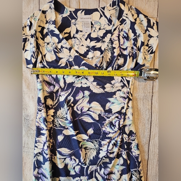 Soft Surroundings Size Medium Faux Wrap Blue Floral Shapely Anywhere Dress - Picture 10 of 10